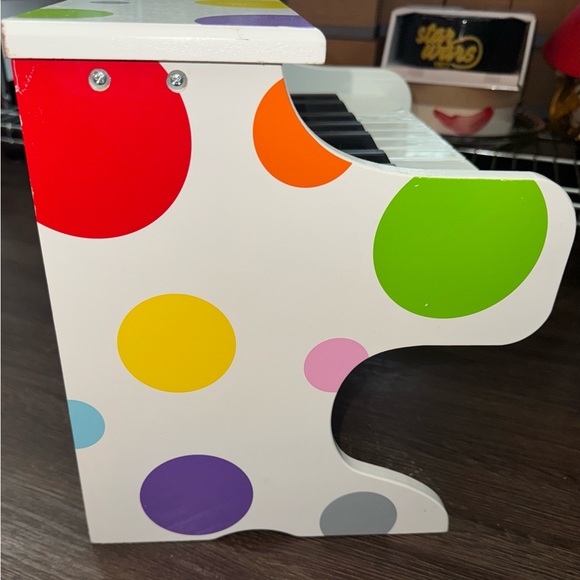 Janod Confetti my first electronic Piano 11.4 inch Tall (item has a crack) - Picture 8 of 10